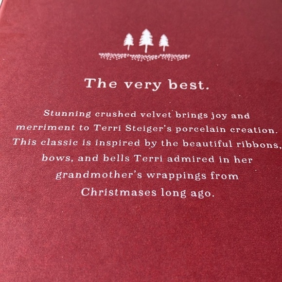 Hallmark: 2015- Keepsake Ornament- Emerald Joy Ceramic Christmas Ornament - Picture 9 of 16